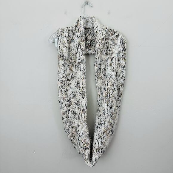 Steve Madden White Knit Infinity Scarf Women’s One Size - Picture 1 of 5